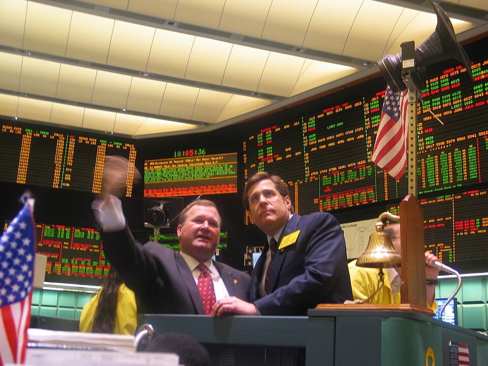 Congressman Steve Rothman ringing the opening bell at the NYMEX trading floor alongside NYMEX President James Newsome, June 2005
