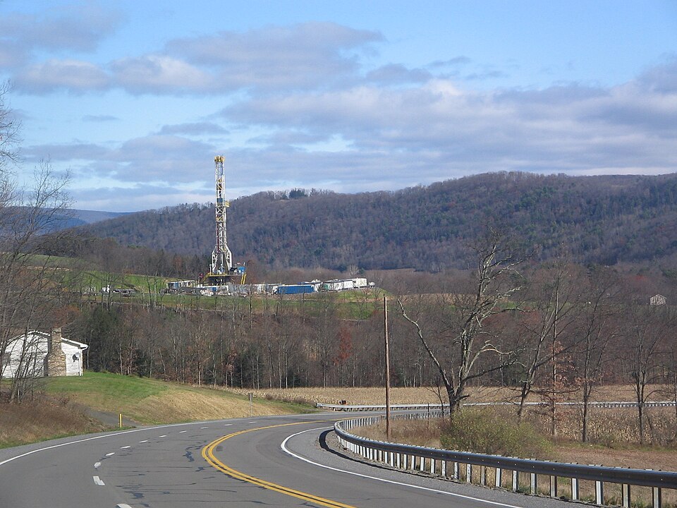 Drilling rig in rural Pennsylvania targeting the Marcellus Shale
