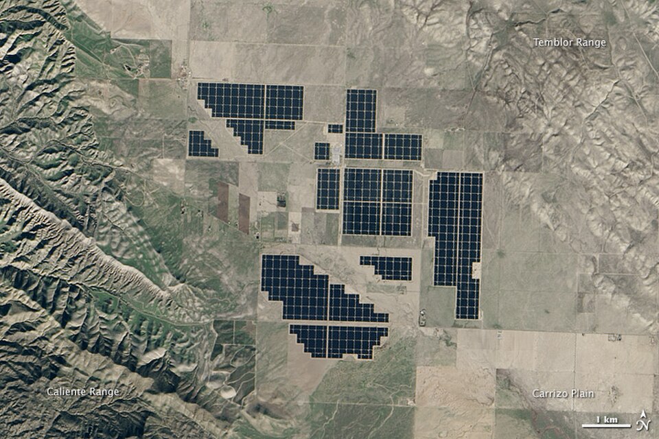 NASA satellite image of the 550 MW Topaz Solar Farm in the Carrizo Plain, California